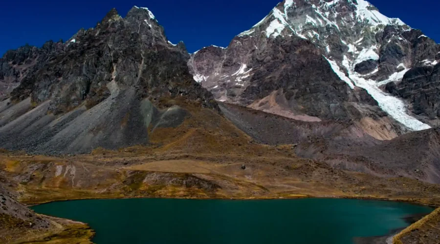 7-lagoons-of-ausangate-5 Ausangate Trek